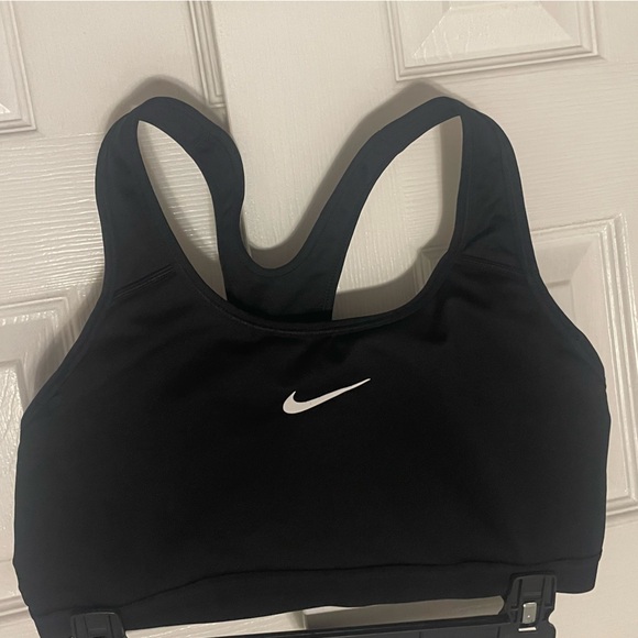 Nike Sports bra - Picture 1 of 3